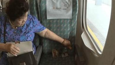80歲阿嬤「搭高鐵買兩個座位」車開了遲遲沒人來　上前關心「鼻子瞬間一陣酸」：你從沒離開過
