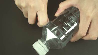 把塑膠瓶切開放在廚房，簡單實用有創意，用處太大了