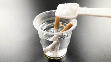 香煙泡到鹽水裡，解決了千家萬戶常面臨的3個問題，早知早受益！