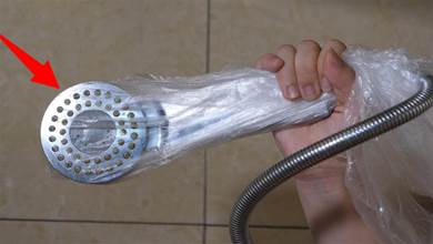 淋浴噴頭堵了出水小？不用換，只需一個塑料袋快速修復如新，再也不用換噴頭了